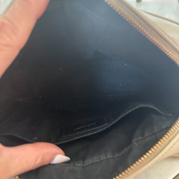 Yves Saint Laurent Cream Quilted Camera Crossbody Bag - Picture 6 of 9